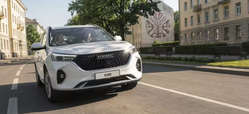 HAVAL M6: просторный кроссовер с современным оснащением